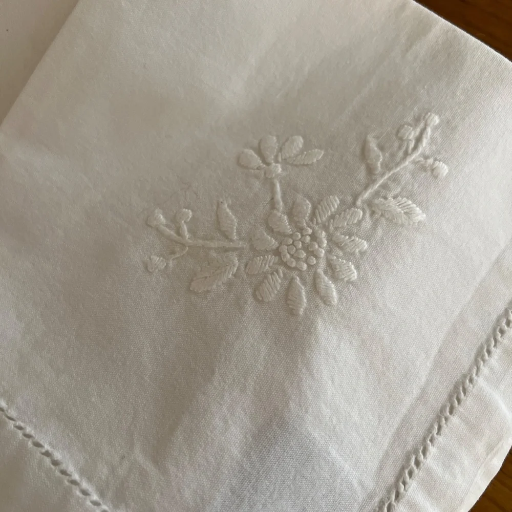 Ross-Simons measure white each